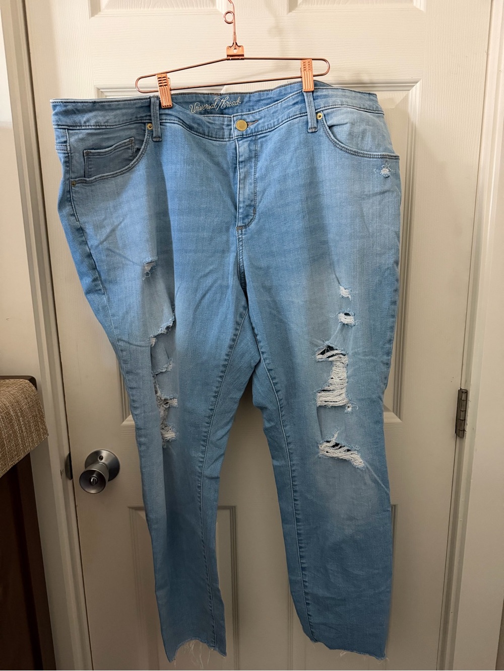 Universal Thread Light Blue High-Rise Women's Jeans